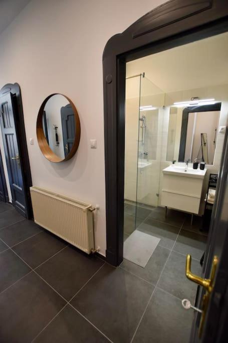 Spacious Luxury 2br In Downtown - Ora Appartamento *